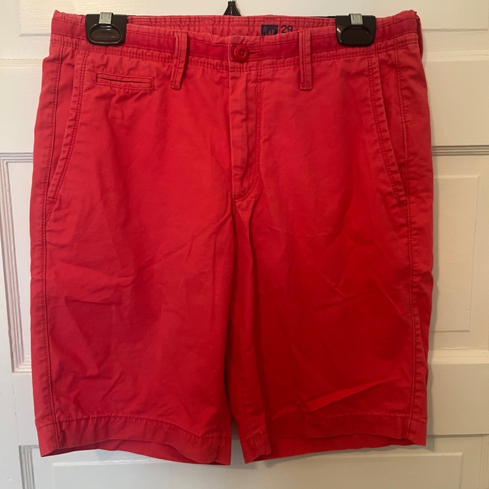 Gap coral red shorts. Men’s size 29.